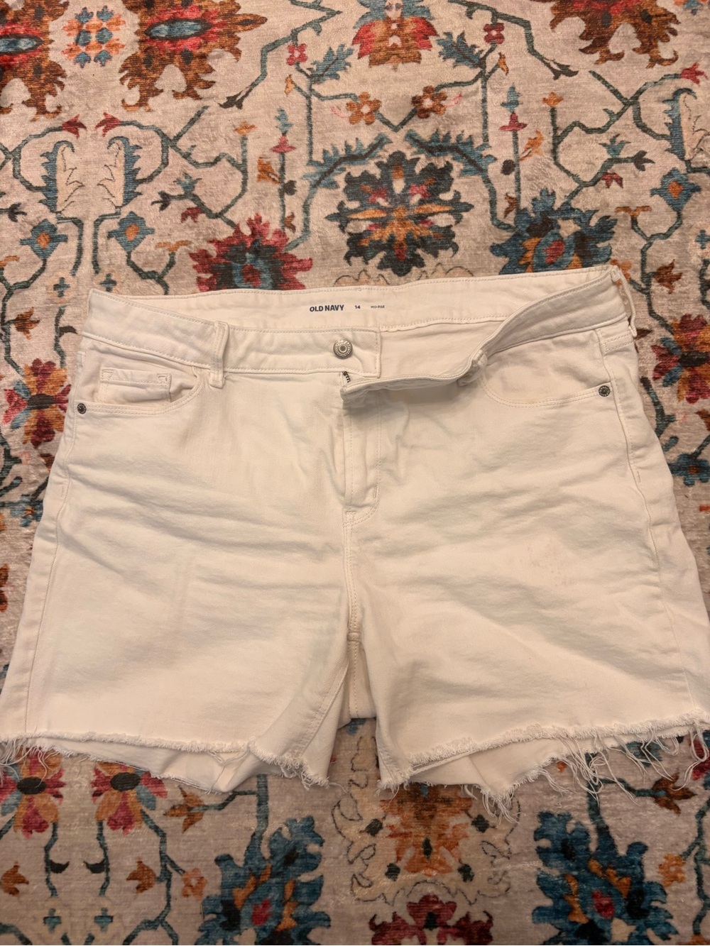 Old Navy Women's White Denim Cutoff Shorts 5 inch